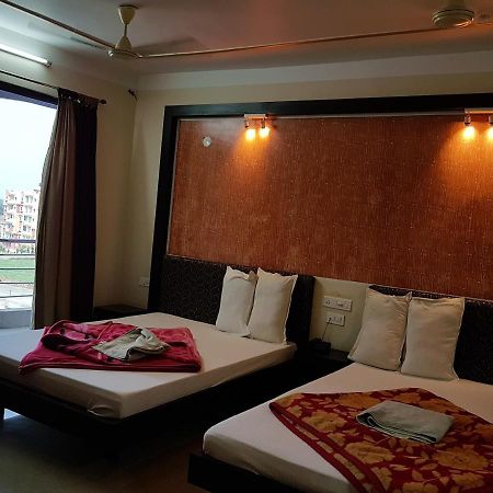 Swagatam International Hotel Tarapith Kültér fotó