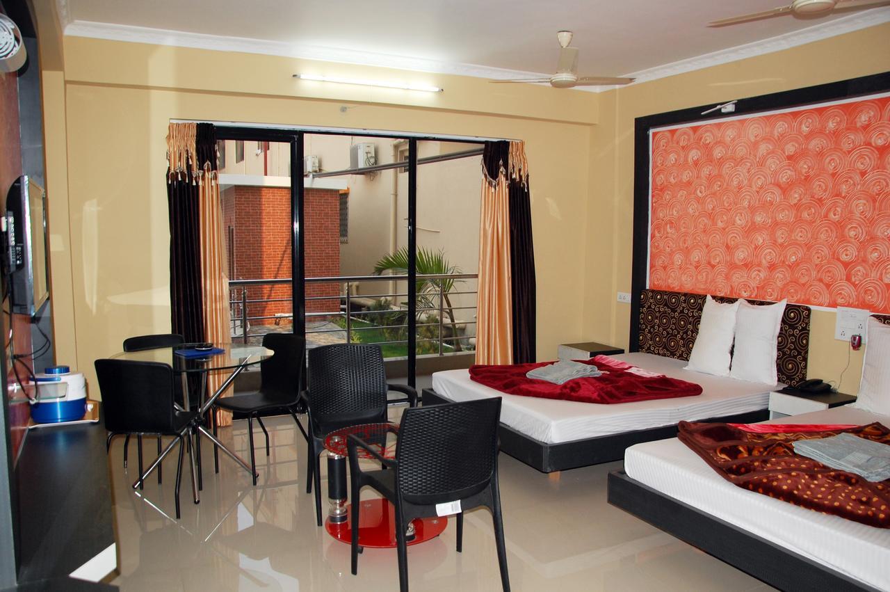 Swagatam International Hotel Tarapith Kültér fotó