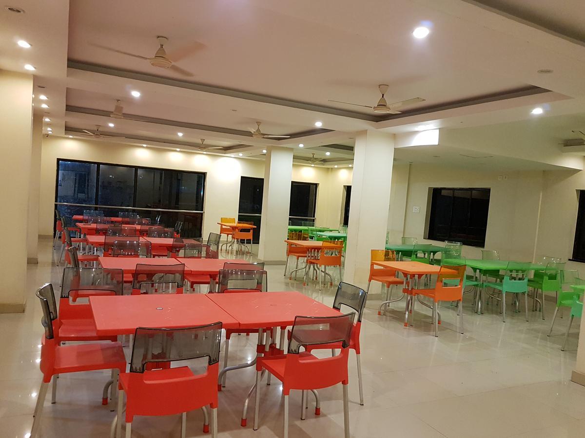 Swagatam International Hotel Tarapith Kültér fotó