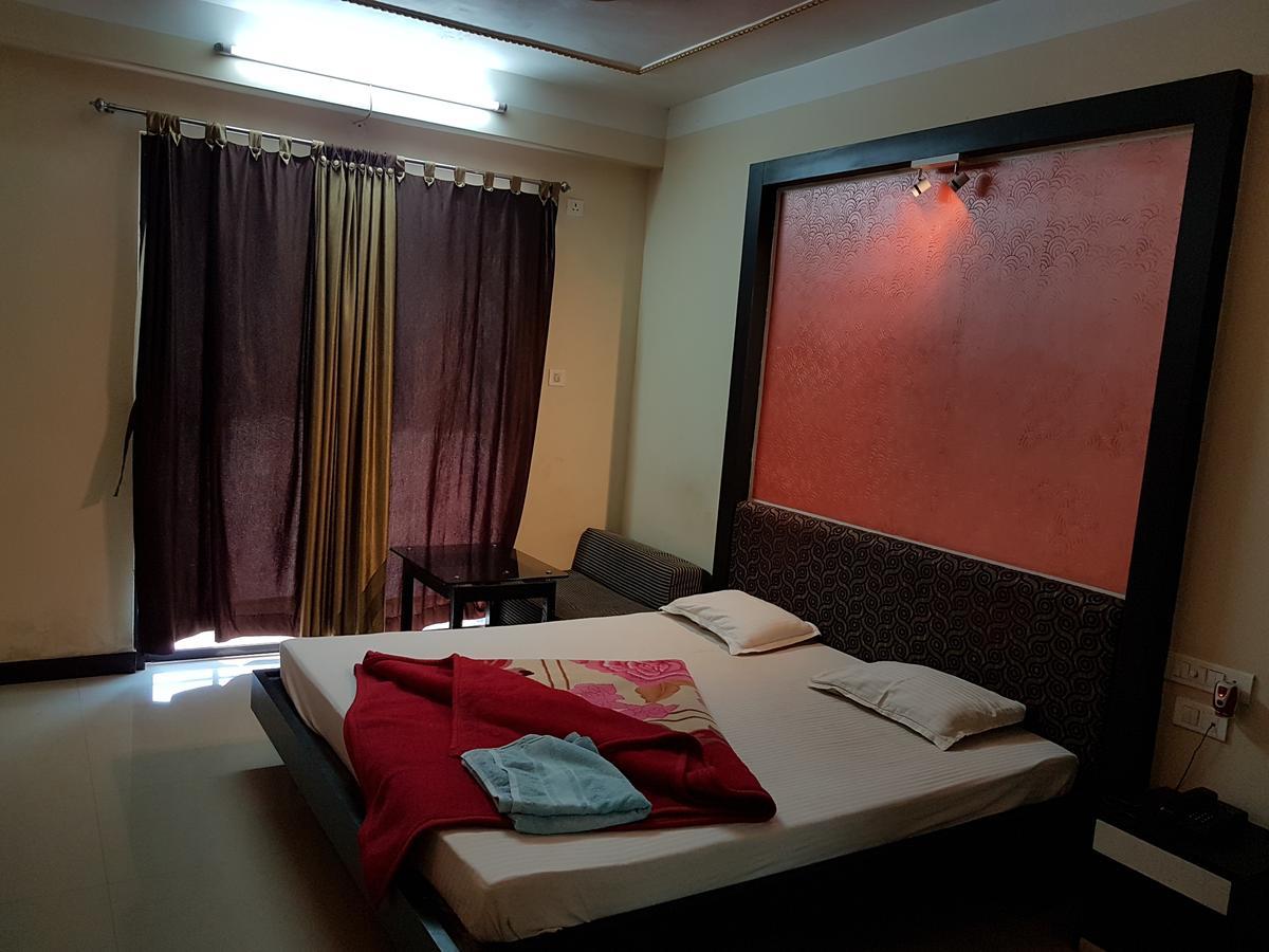 Swagatam International Hotel Tarapith Kültér fotó