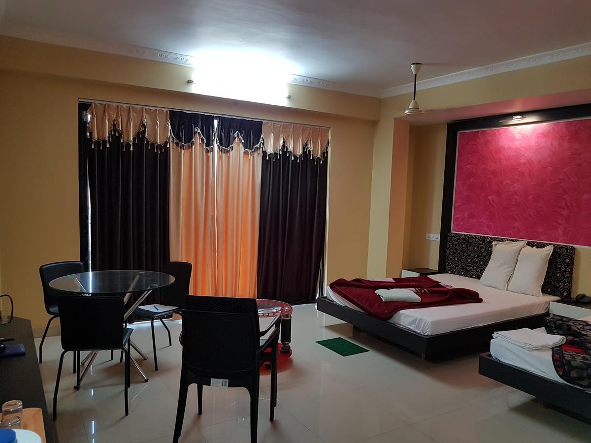 Swagatam International Hotel Tarapith Kültér fotó