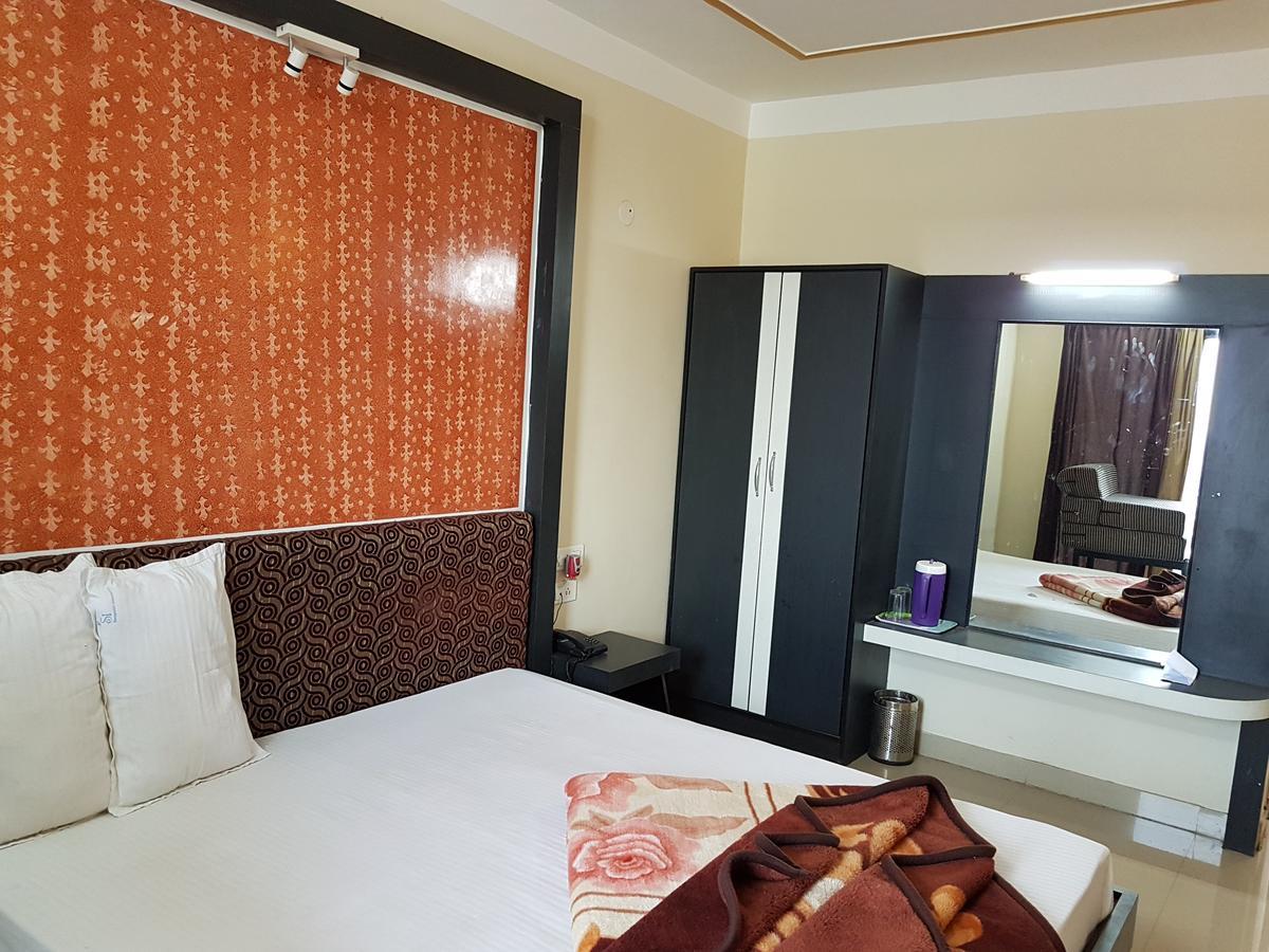 Swagatam International Hotel Tarapith Kültér fotó
