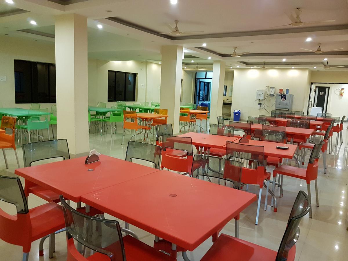 Swagatam International Hotel Tarapith Kültér fotó