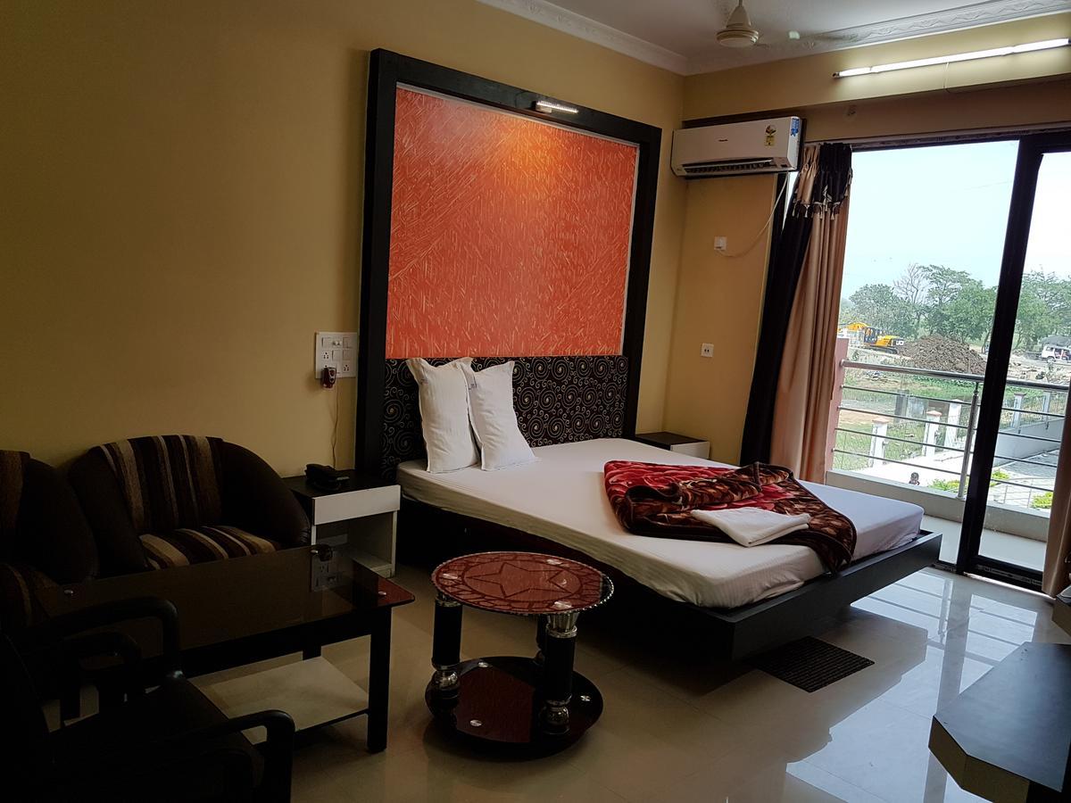 Swagatam International Hotel Tarapith Kültér fotó