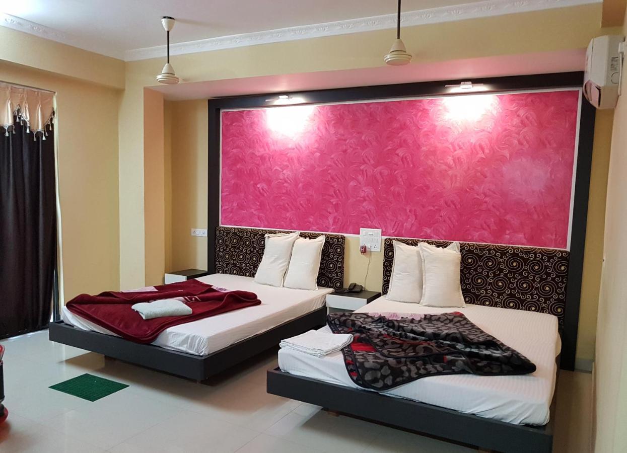 Swagatam International Hotel Tarapith Kültér fotó